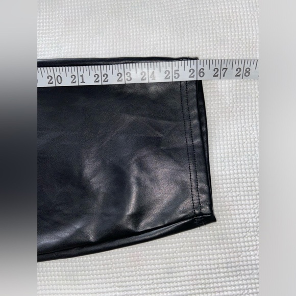 Women’s Laundry by Shelli Segal‎ faux Leather Joggers Pants size Large - Picture 6 of 12